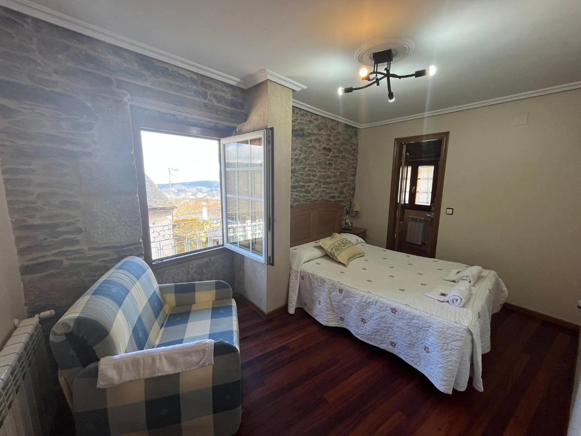 Hotel Caldelas Sacra-Pension Rustica 3 Estrellas Castro Caldelas Luaran gambar