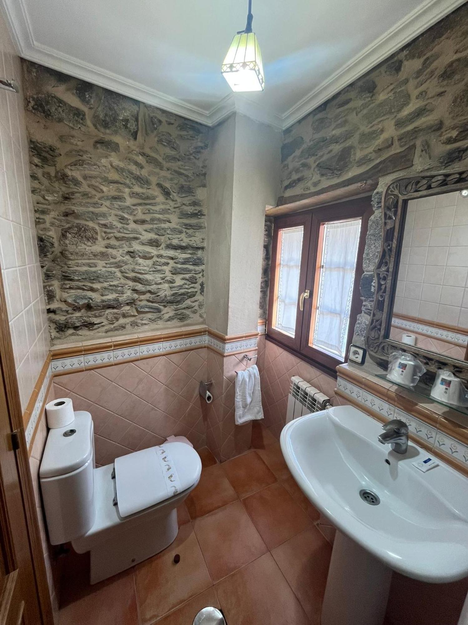Hotel Caldelas Sacra-Pension Rustica 3 Estrellas Castro Caldelas Luaran gambar