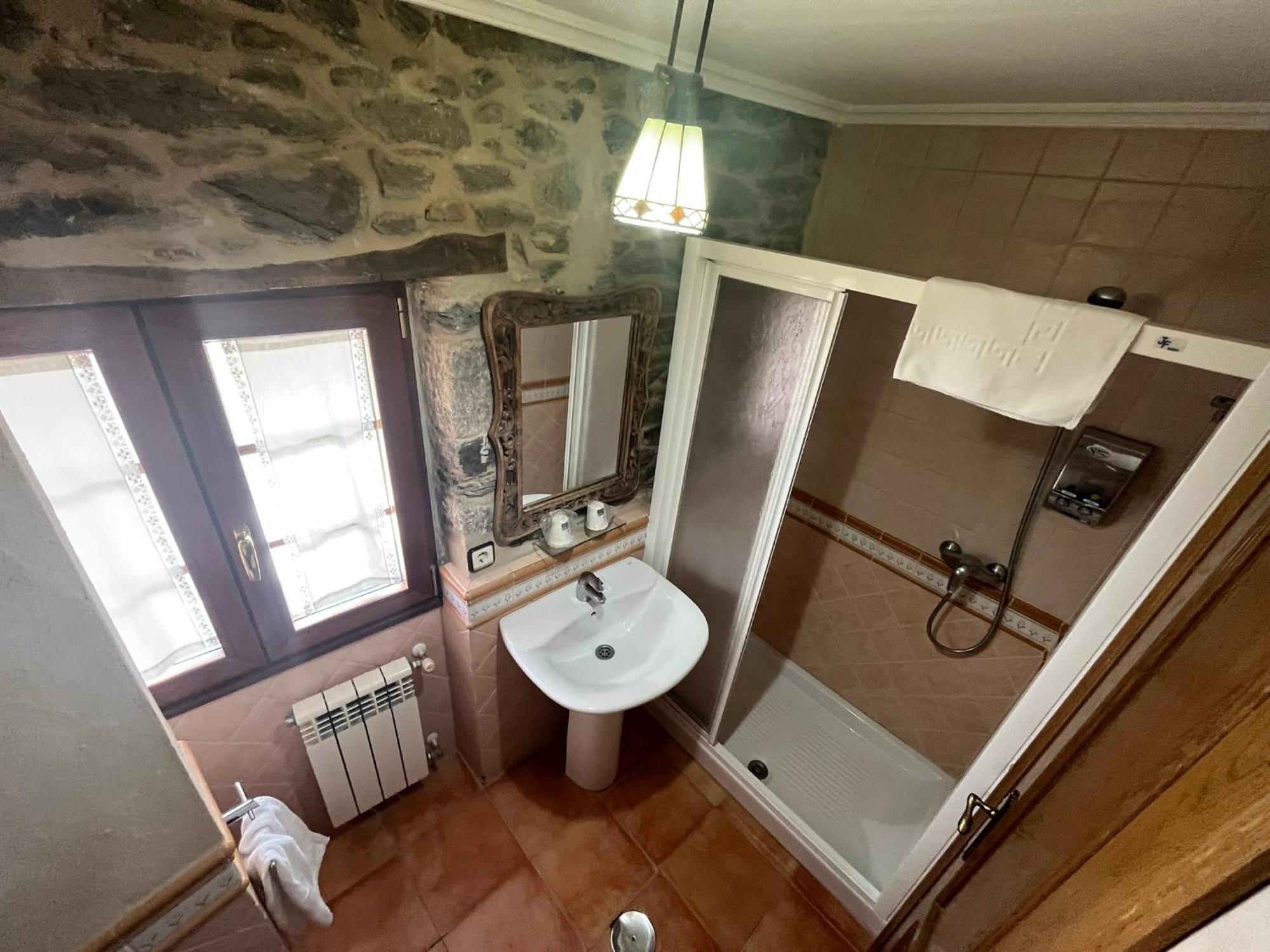 Hotel Caldelas Sacra-Pension Rustica 3 Estrellas Castro Caldelas Luaran gambar