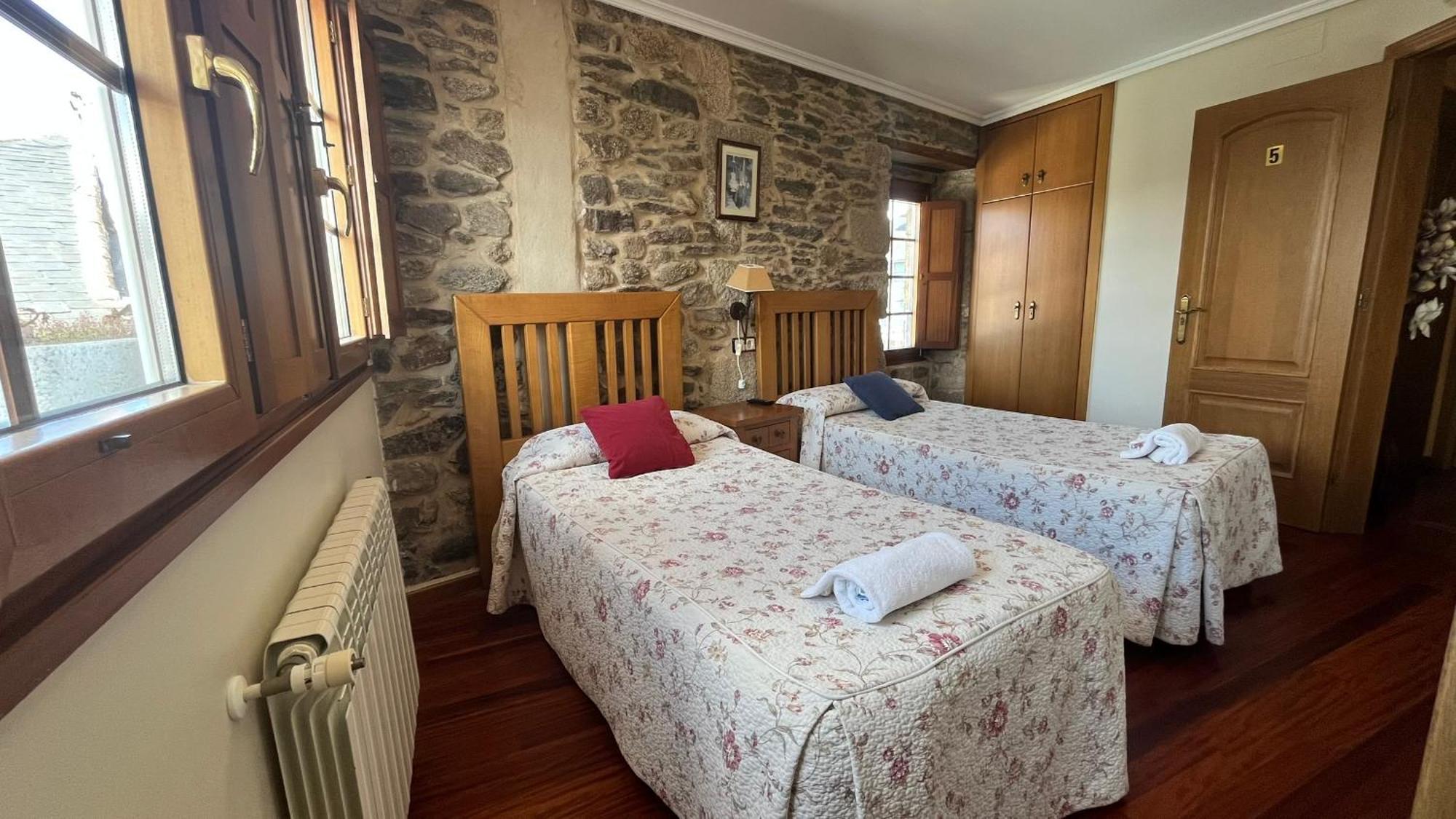Hotel Caldelas Sacra-Pension Rustica 3 Estrellas Castro Caldelas Luaran gambar