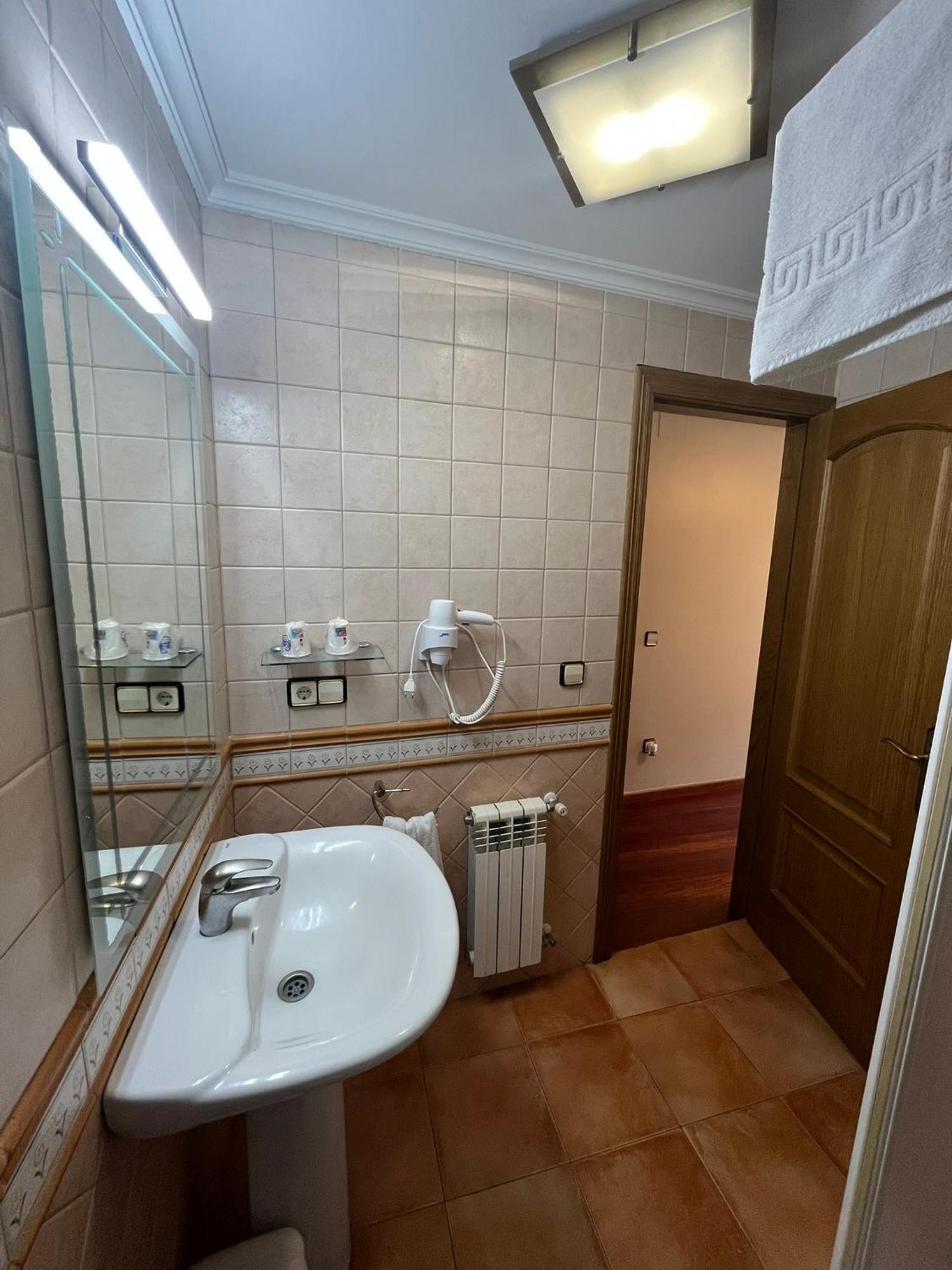Hotel Caldelas Sacra-Pension Rustica 3 Estrellas Castro Caldelas Luaran gambar